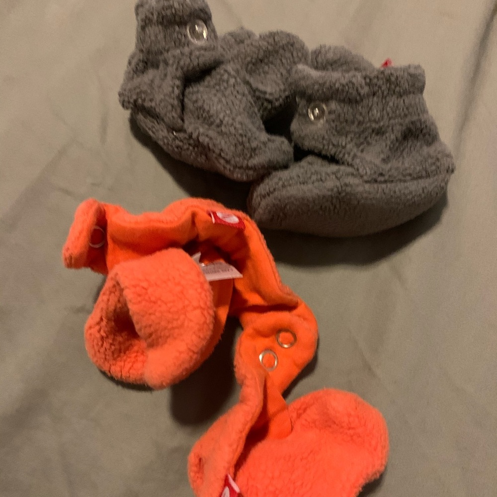 2 pairs of zutano booties 3 month